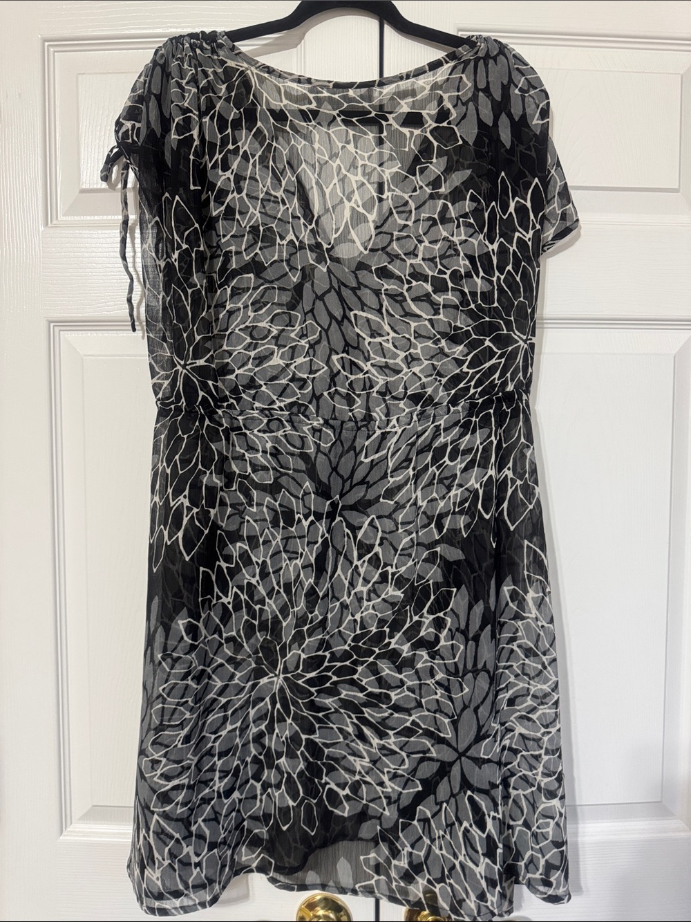 St John Bay Black & Gray Swim Coverup with Adjustable Tie Sleeves and Waist - Picture 4 of 6